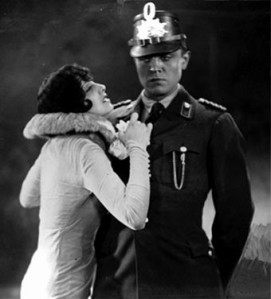 Else (Amann) and Albert (Frohlich) as the criminal and the cop